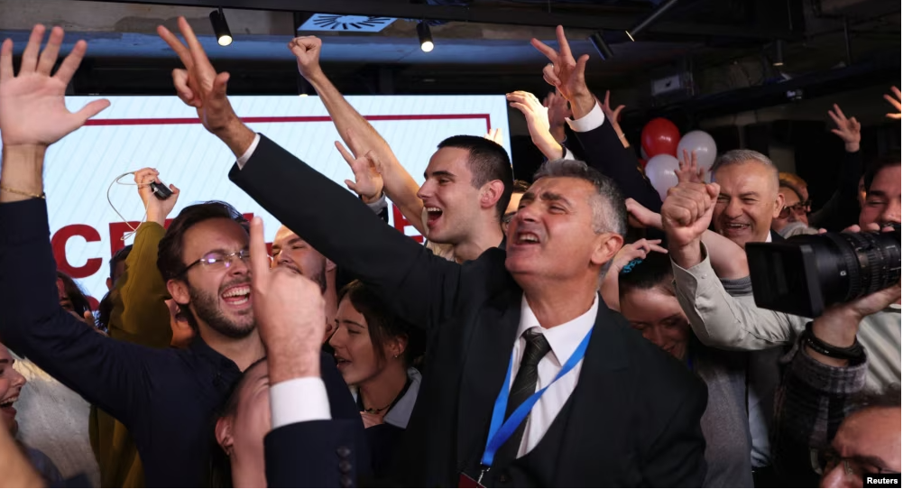 Partia fituese e studentëve serbë: Kosova pjesë e Serbisë! Me Rusinë partneritet strategjik!