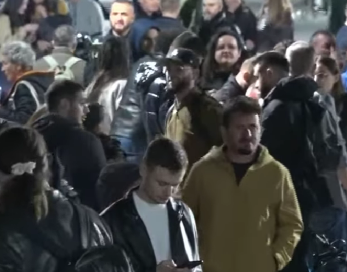 14 ditë protestë, kjo e hënë me pjesëmarrje të ulët dhe situatë e qetë