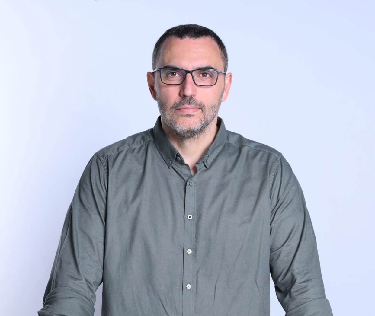 Arlind Qori: Rama ka zgjedhur zgjidhjen policore, pas protestës qëndron…