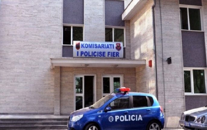 Policia Fier