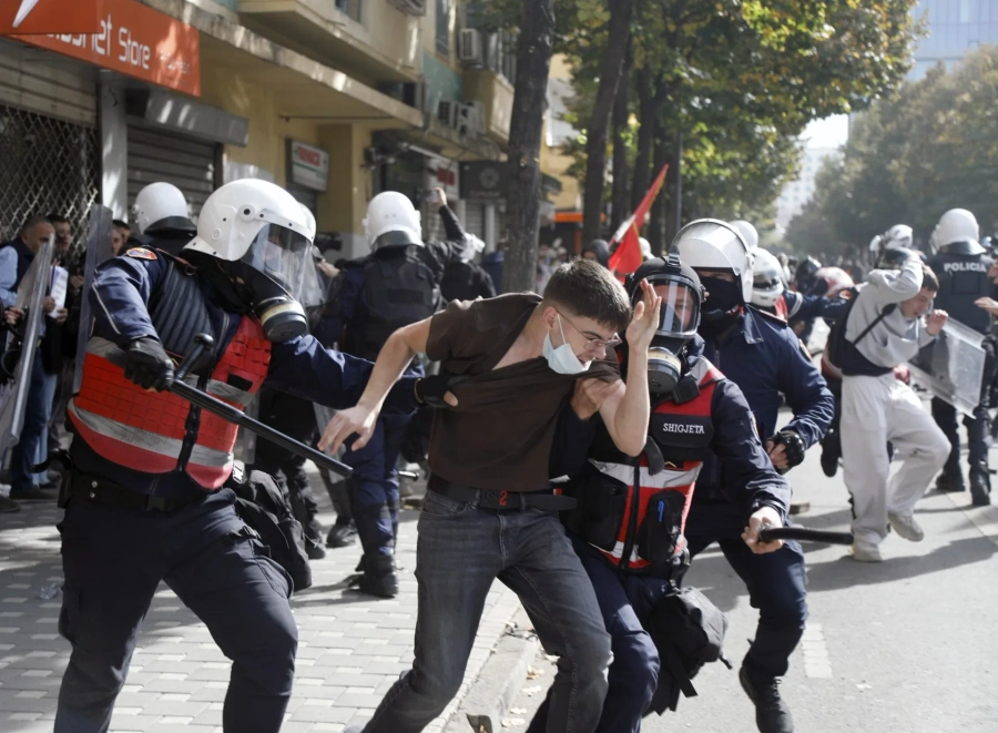 Revolta kundër Ramës/ Gjykata liron edhe 12 protestues të tjerë