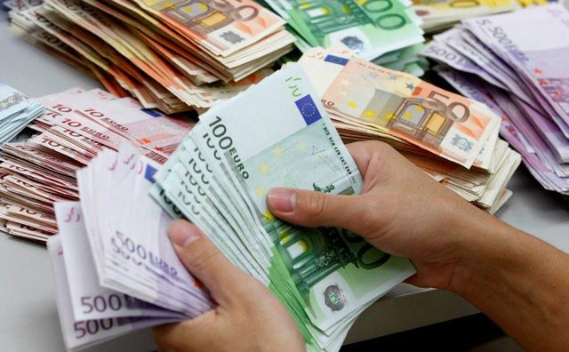 Qeveria rrit tatimin për pagat mbi 670 mijë lekë në muaj, fashë e re me normë 32% nga 2027