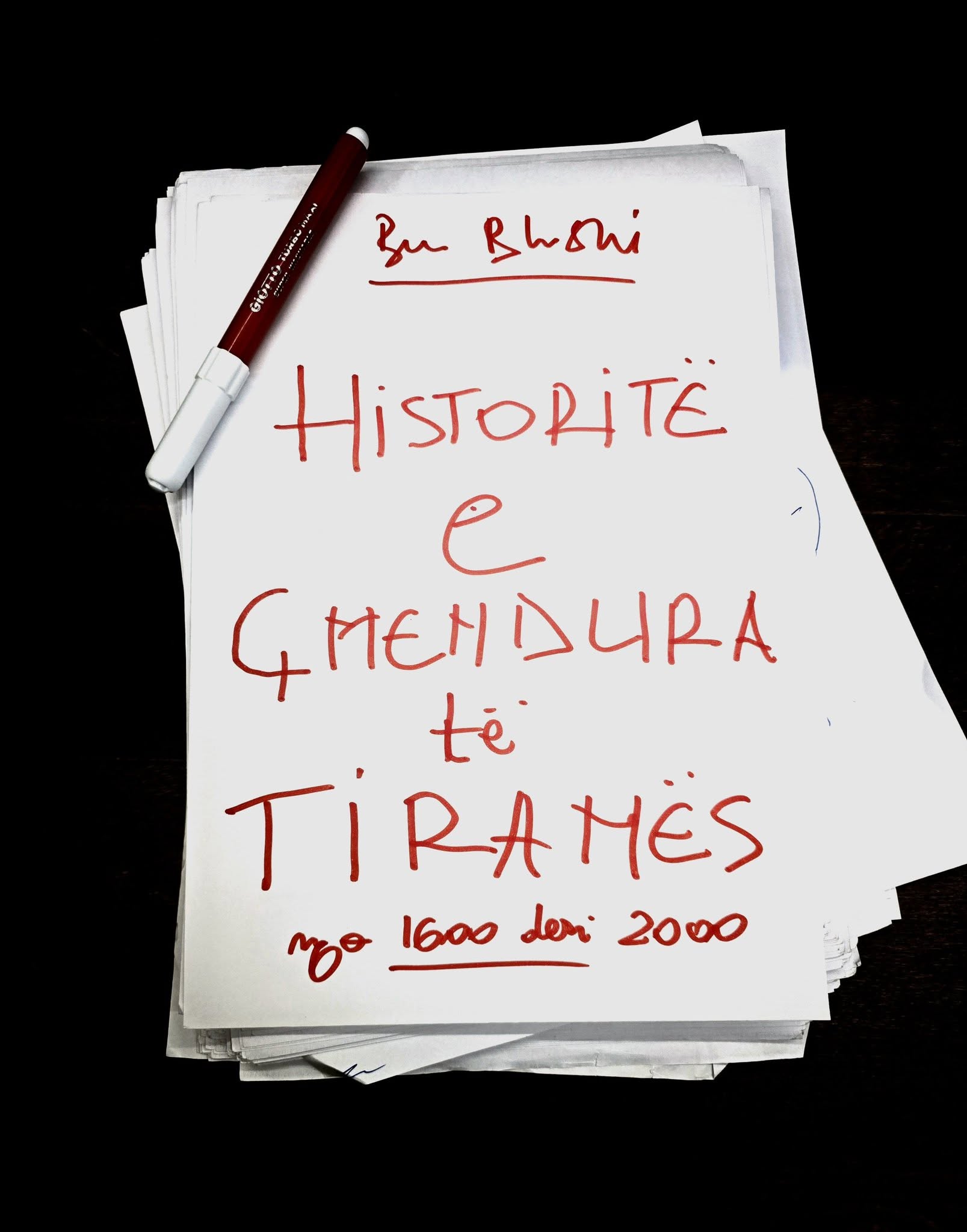 Ben Blushi sjell romanin e ri “Historitë e Çmendura të Tiranës”, nga 3 nëntori në librari