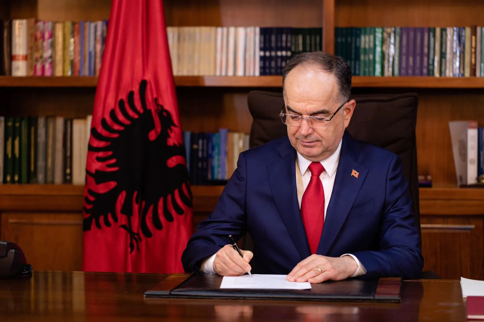 Begaj fton partitë për caktimin e datës së zgjedhjeve, PD bojkoton tryezën