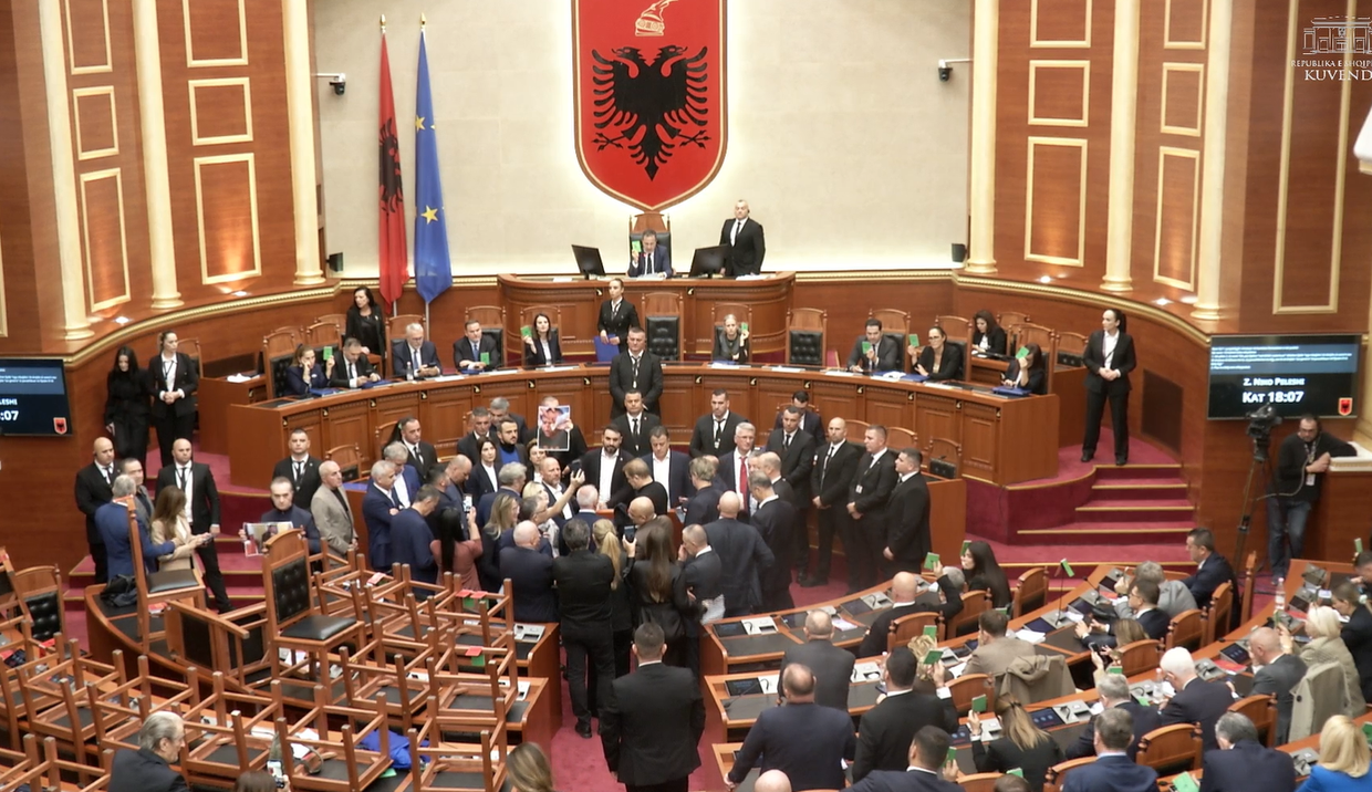 Protestat dhe PD me pak deputetë, Kuvendi mblidhet të enjten! Zbardhet rendi i ditës