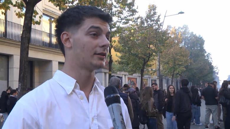 U shoqërua nga 50 Policë, Emanueli tregon çfarë ndodhi në Komisariat: Turp nëse dorëzohemi