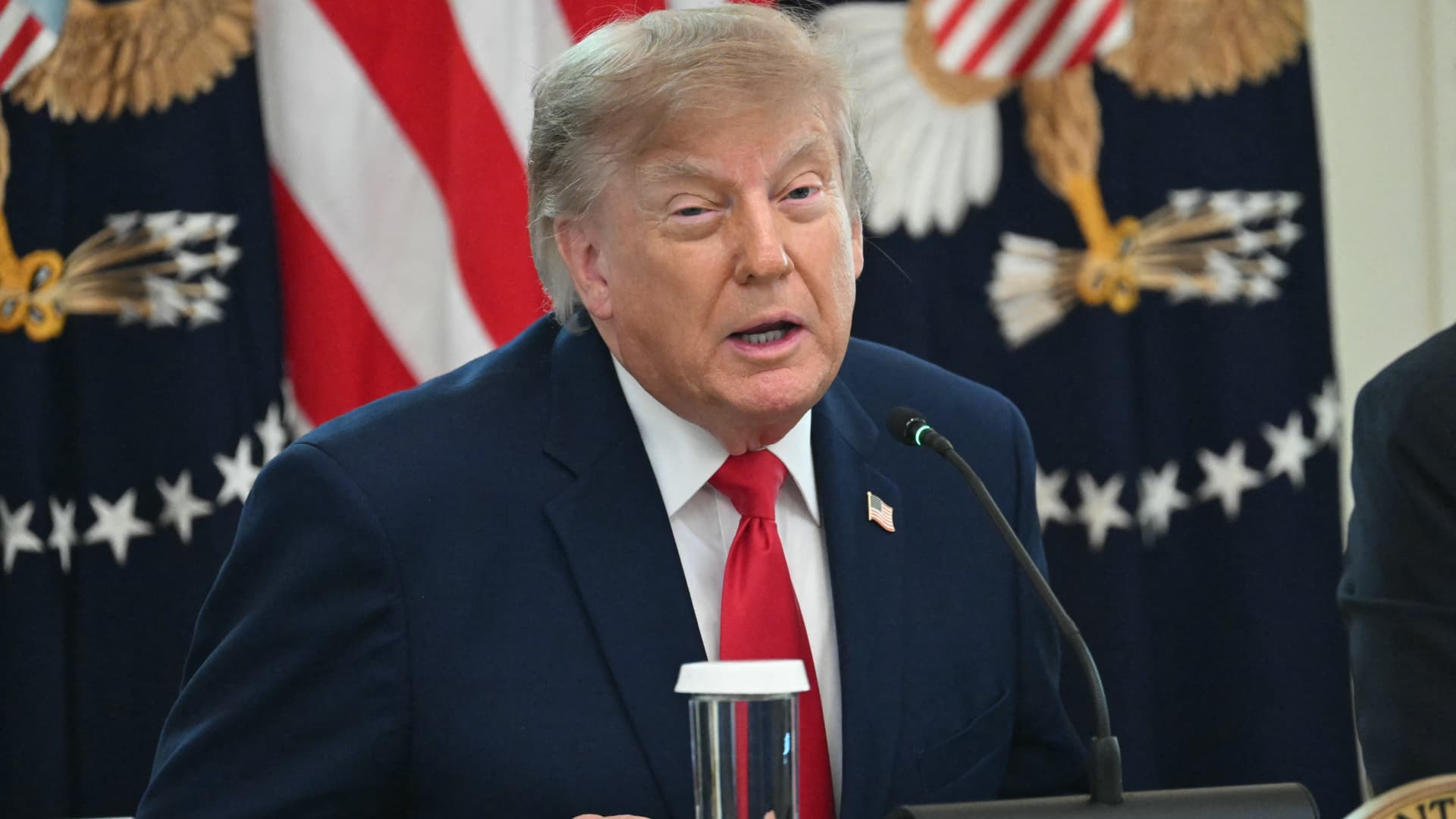 Shaka e Trump: Me 5,000 dollarë, vetëm ‘një hamburger dhe një ëmbëlsirë e vogël’ në klubin e tij