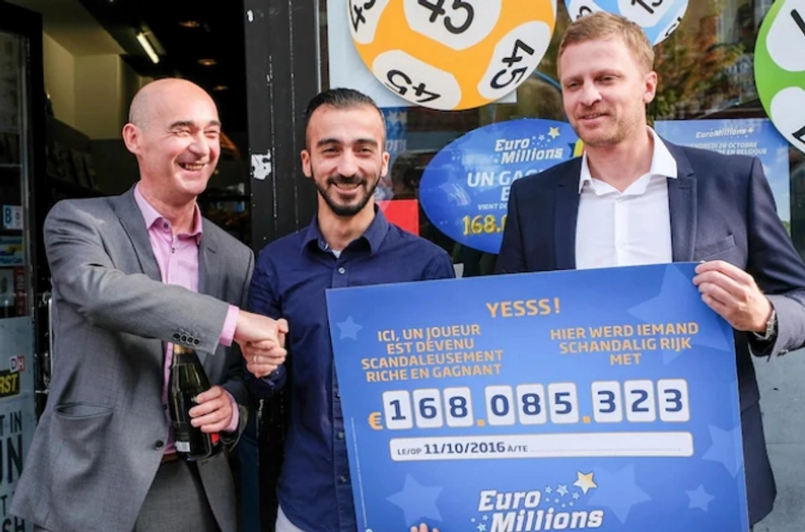 Shqiptari që fshinte rrugët në Belgjikë fiton 168 milionë euro në lotari: Tani ka frikë për jetën e tij