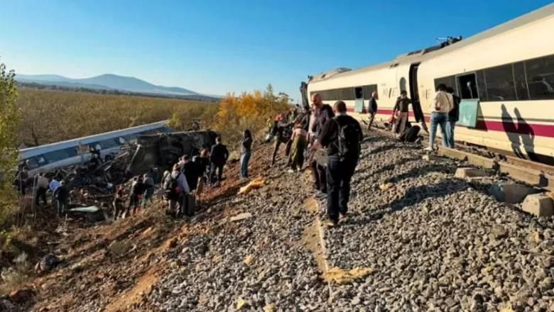 Tragjike në Spanjë/ Përplasen dy trena të shpejtësisë së lartë, 39 të vdekur dhe qindra të plagosur