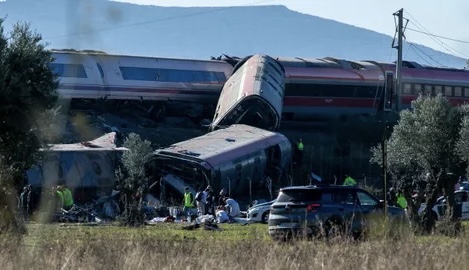 Dy trena të shpejtësisë së lartë përplasen në Spanjë, 30 të vdekur dhe dhjetëra të plagosur