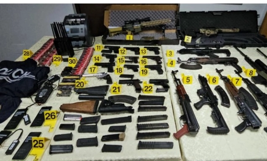 Iu gjetën arsenal snajperash, automatikë! SPAK çon në GJKKO dosjen e Eugert Sinos, ishte financuesi 