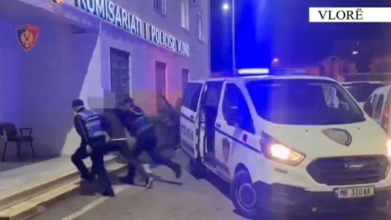 Zbardhen tre raste vjedhjesh në Vlorë, në pranga tre persona dhe një tjetër në kërkim
