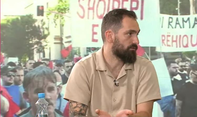 Sms për b*mbë, procedohen 17 persona mes tyre edhe Gent Progni. Një tjetër ofronte shpërblime për sulme ndaj deputetëve