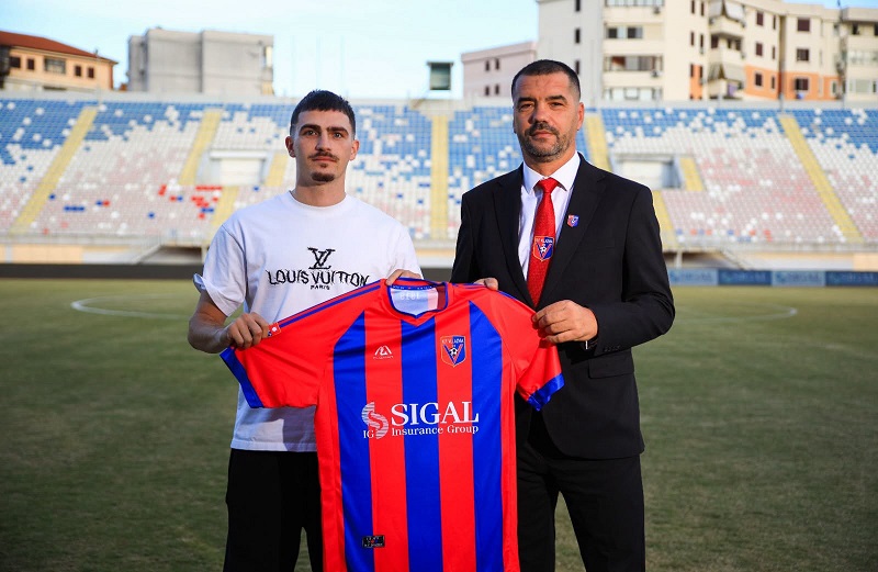 Zyrtare: Andi Hadroj prezantohet te Vllaznia