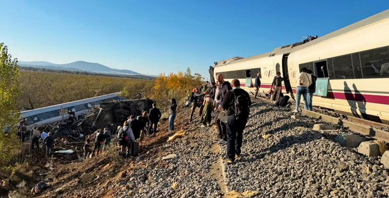 Tragjedia hekurudhore në Spanjë, të paktën 68 viktima, shpallen tri ditë zie kombëtare