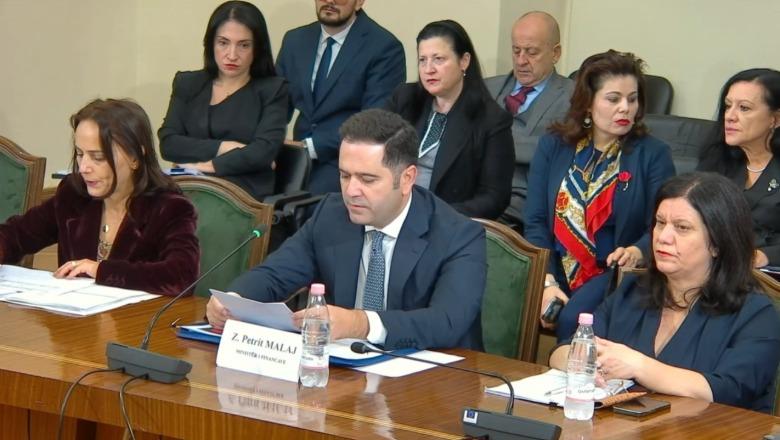 Projektbuxheti 2027/ Ekonomia parashikohet të rritet me 4% në vit, borxhi publik vijon rënien në %