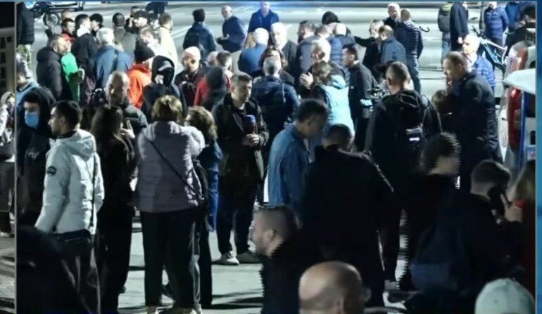 17 ditë protestë, vijon qëndresa e protestuesëve përballë Kryeministrisë