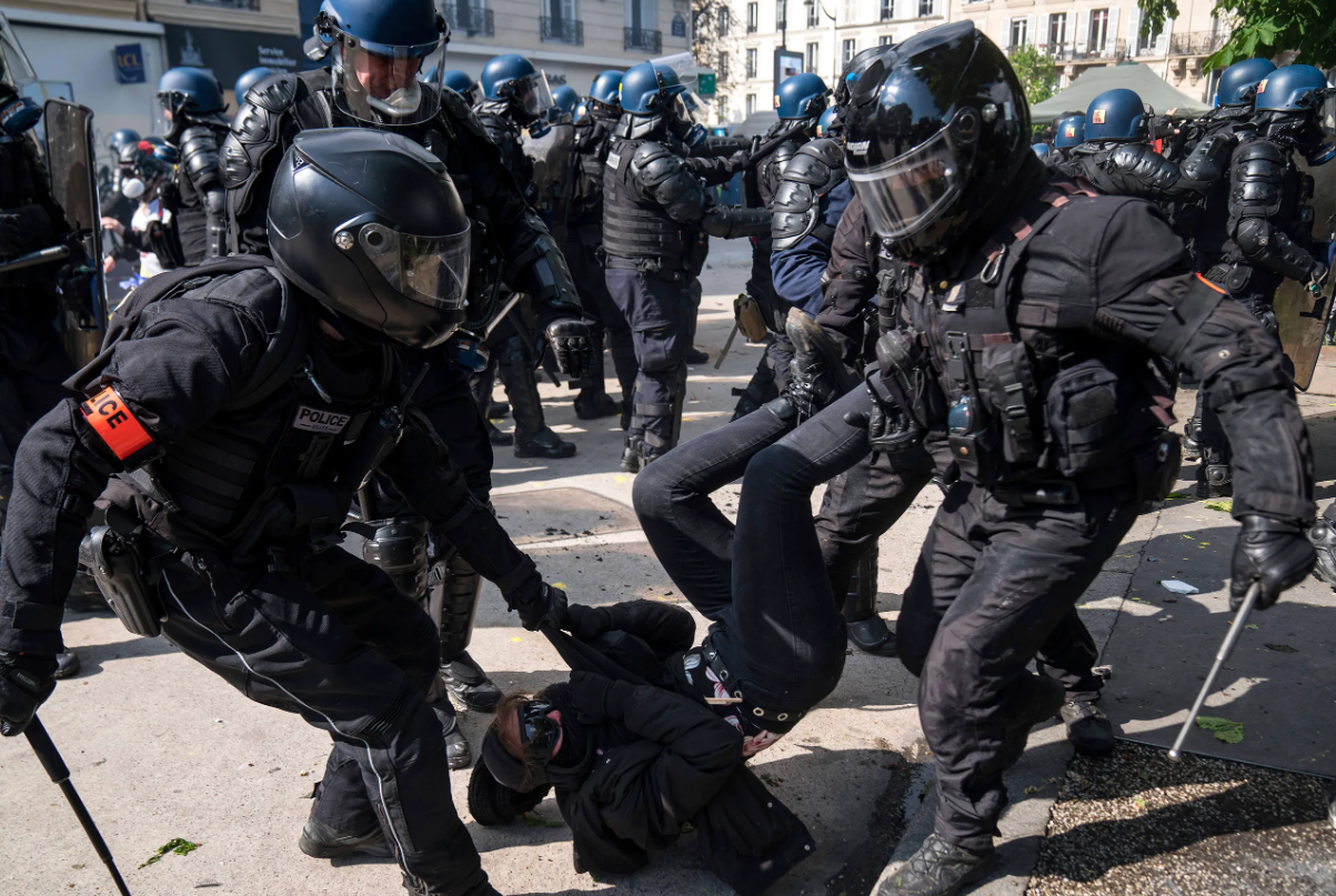 70 mijë policë në terren për protestat e së shtunës në Francë