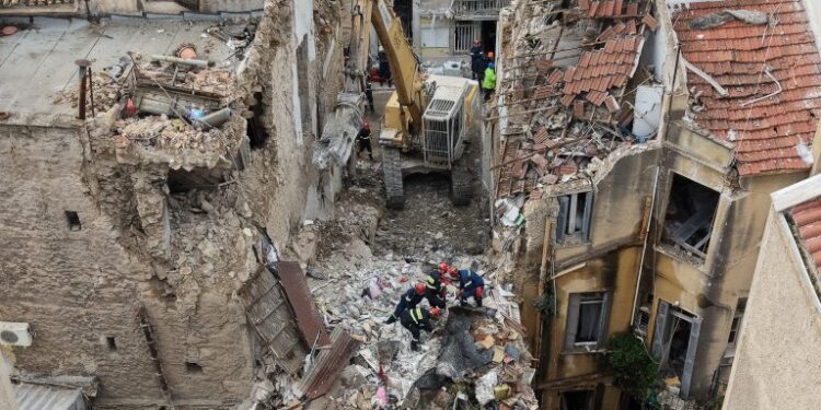 Shembja e banesës në Athinë ku humbën jetën 3 shqiptarët, dalin pamjet e rënda. Hajdutët vodhën tubat e gazit dhe shkaktuan shpërthimin, autorët…