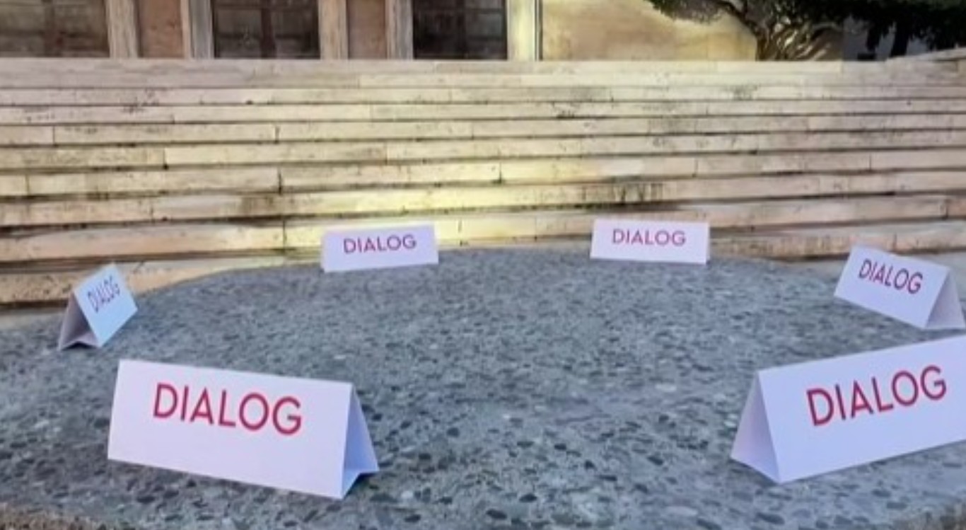 Studentët vijojnë të refuzojnë, sofra e dialogut edhe sot para Kryeministrisë
