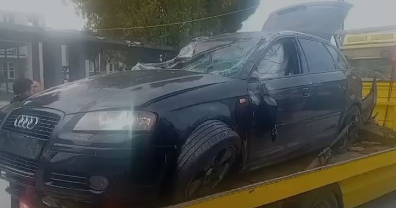 Aksident në Fier pranë Spitalit Memorial, përplasen dy automjete, plagoset pasagjeri