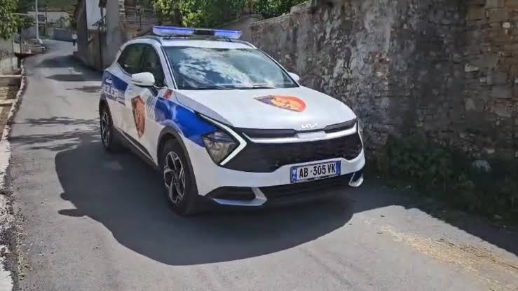 Identtifikohet njëri nga autorët e grabitjes me armë në Rrugën e Kombit në vitin 2021, shpallet në kërkim 36-vjeçari (EMRI)