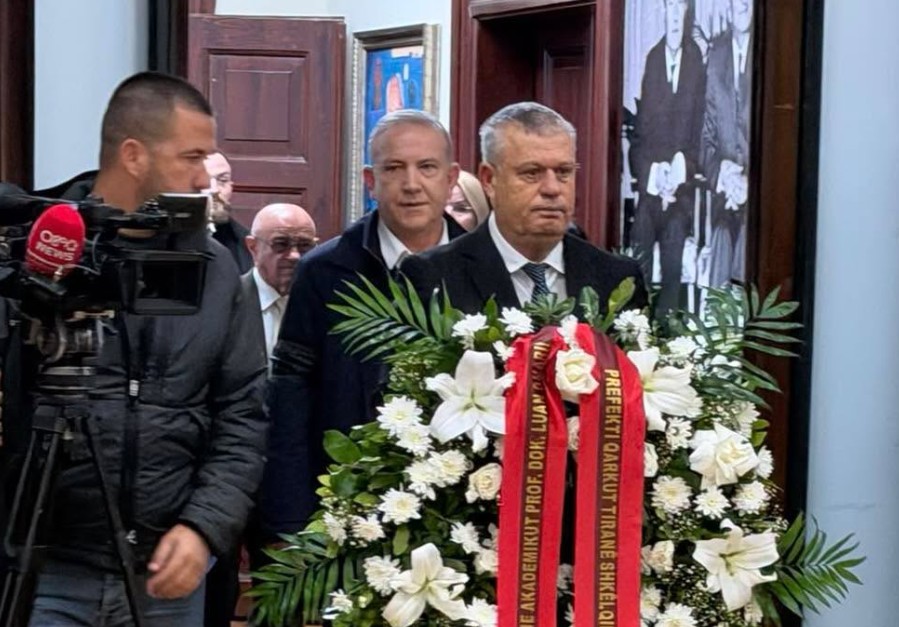 Shkëlqim Hajdari: Lamtumirë akademik dhe profesori ynë i nderuar, Luan Bahri Omari!
