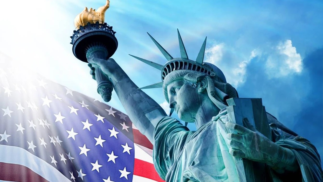 Lotaria amerikane e Green Card për vitin 2027 mbetet e pezulluar, Gjykata e Apelit në SHBA bllokon përkohësisht vendimin për rihapjen e lotarisë