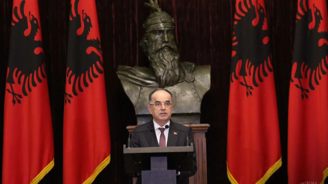 Presidenti Begaj provokon me fjalimin për seancën: Të rigjeni qëllimin e humbur!