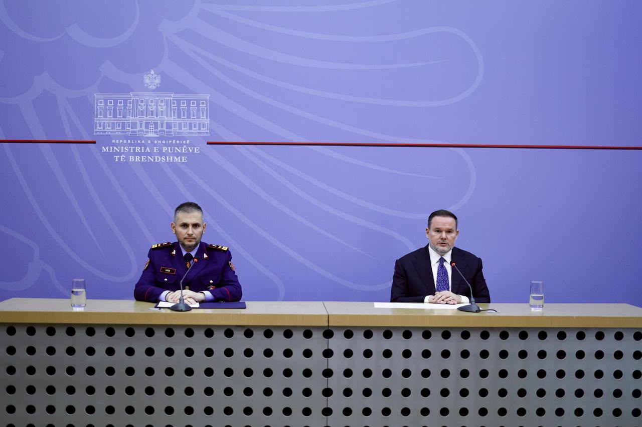 269 të mitur të shoqëruar, ministri Demo: Organizatorët i hodhën në vijën e parë të dhunës. Hita: 201 punonjës policie të lënduar