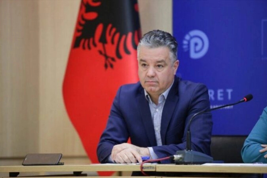 Bozdo: Ervin Demo brenda dy javësh hyri në histori si Ministri i Brendshëm i këmbëve dhe duarve të thyera të studentëve
