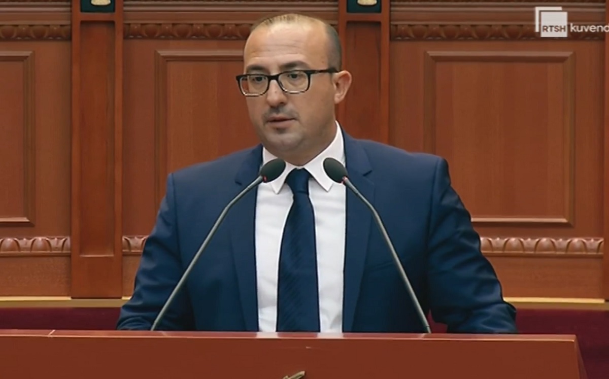 ”Maskat” brenda PD, deputeti Korreshi: Selia është e hapur për të gjithë
