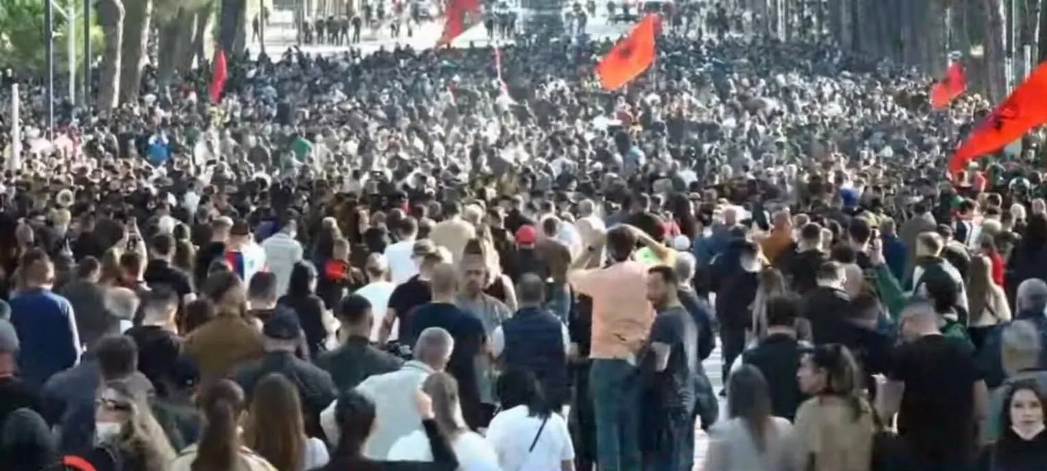 Studentët rikthehen në protestë kombëtare, në orën 12:00; para Ministrisë së Arsimit edhe pedagogët